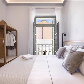 5 bedroom villa with indoor and outdoor pool in Chania town, sleeps 10